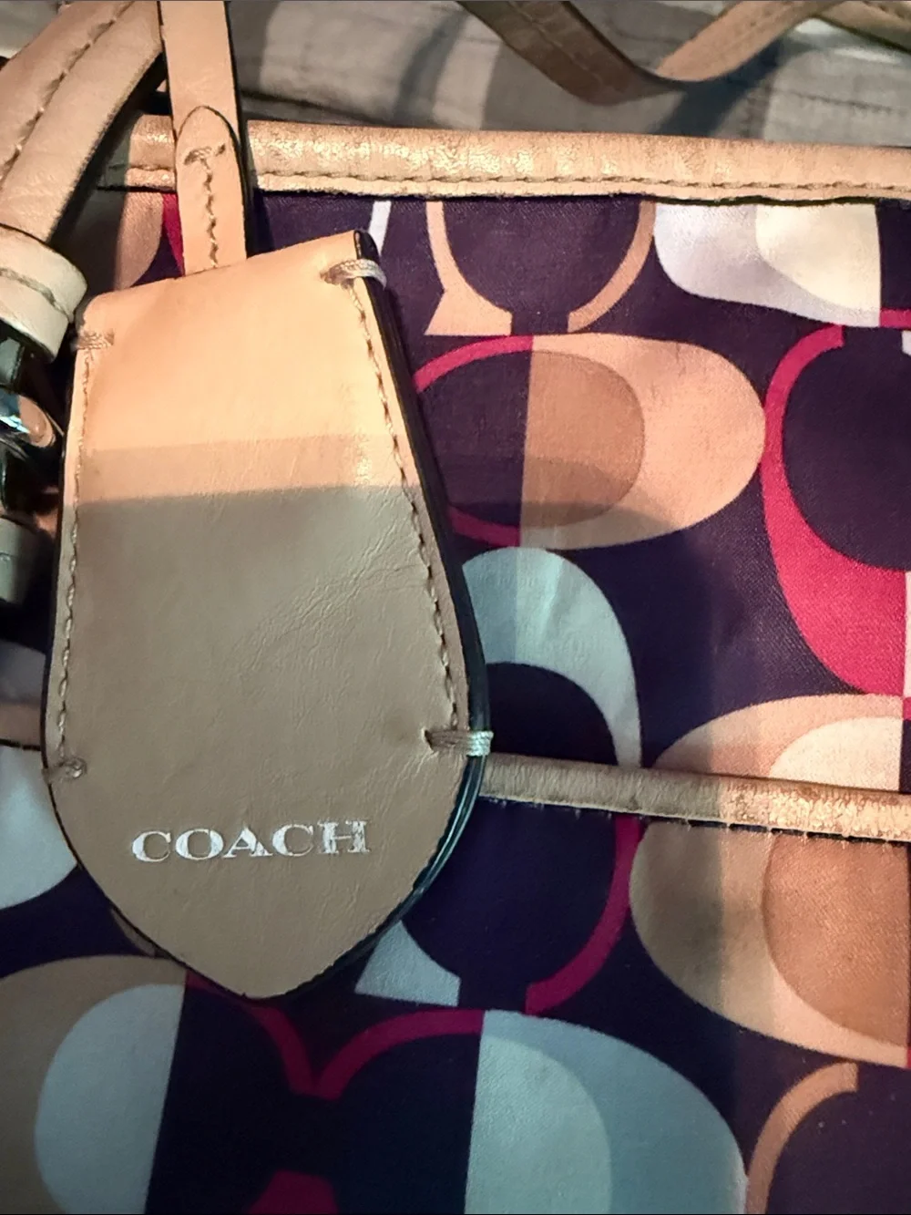 Coach Signature C Bag - Picture 6 of 9